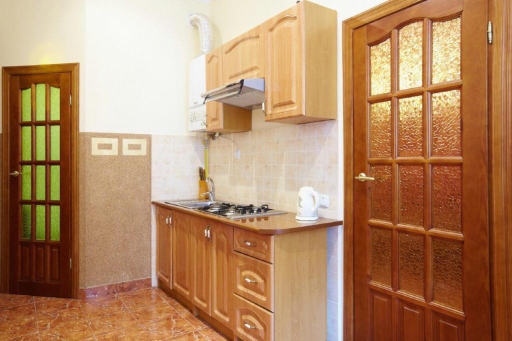 2 Rooms Central Anna Apartment ลวีฟ ภายนอก รูปภาพ